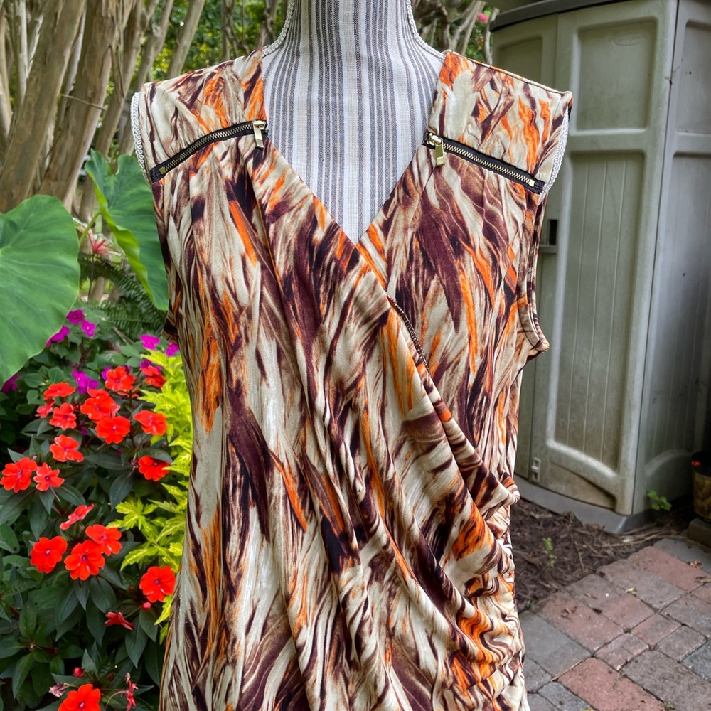 Multi colored sleeveless top